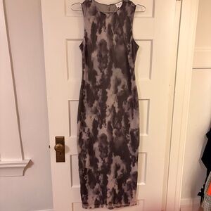 Le Lis Gray and Black Tie-Dye Midi Dress